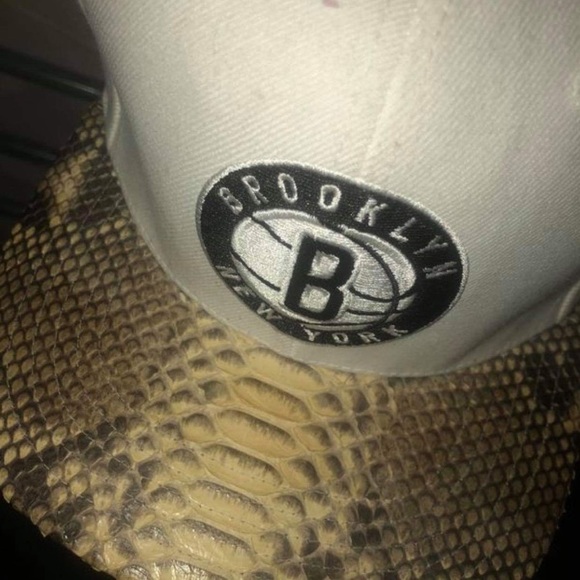 Meet your Posher, Eldon - Picture 1 of 1